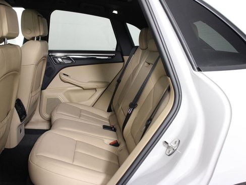 New 2026 Porsche Macan image 18