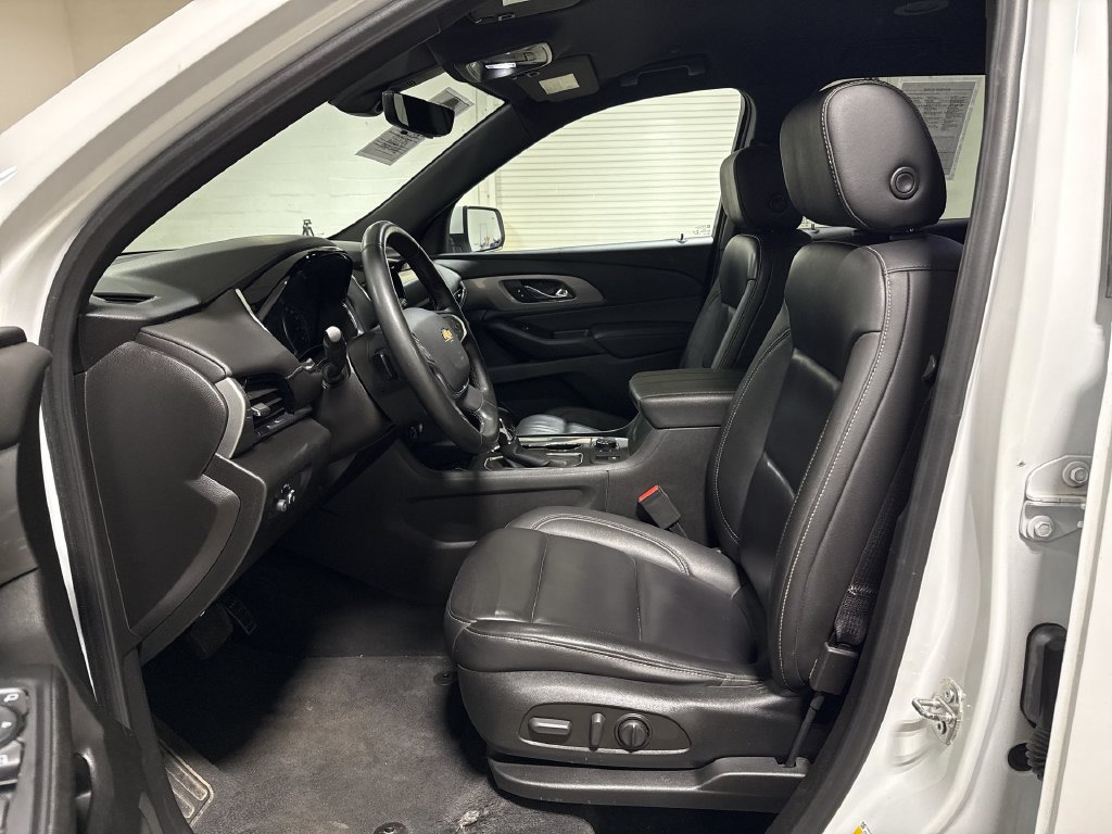 Used 2023 Chevrolet Traverse LT w/ LT Premium Package AWD/4WD image 20