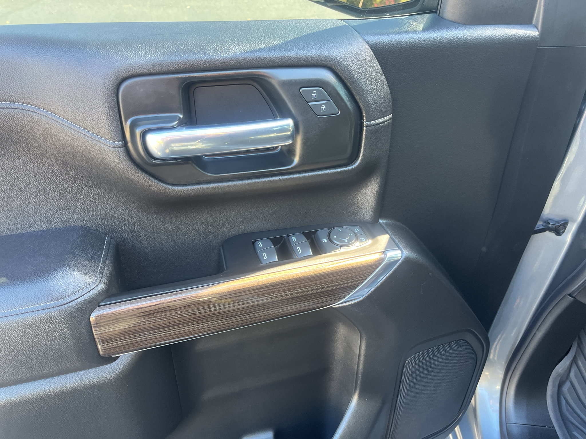 Used 2022 Chevrolet Silverado 1500 RST AWD/4WD image 18