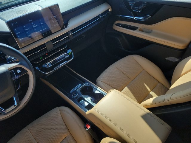 Used 2023 Lincoln Corsair Reserve AWD/4WD image 28