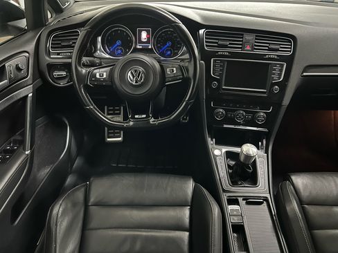 Used 2017 Volkswagen Golf R 4-Door image 17