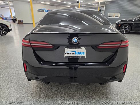 Used 2026 BMW 530i w/ M Sport Package RWD image 6