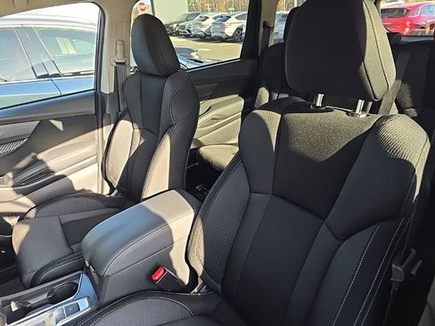 Used 2024 Subaru Ascent Premium w/ Convenience Package image 9