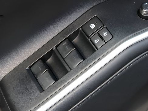 Certified 2025 Toyota Highlander XLE AWD/4WD image 19