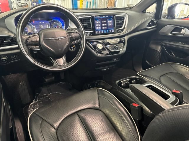 Used 2019 Chrysler Pacifica Limited w/ Advanced Safetytec Group FWD image 6