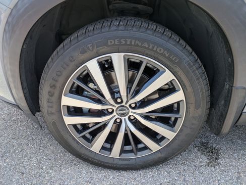Used 2022 Nissan Pathfinder Platinum w/ Cargo Package AWD/4WD image 11