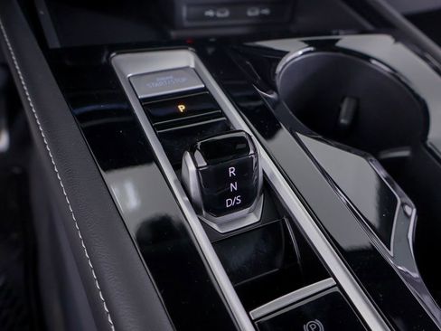 Used 2024 Volkswagen Atlas Cross Sport SEL Premium R-Line image 20