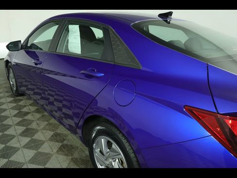 Used 2024 Hyundai Elantra SE image 16