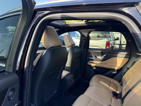 Used 2021 Lincoln Corsair Reserve FWD image 12