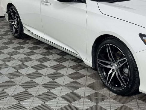 Used 2021 Honda Accord Touring image 12