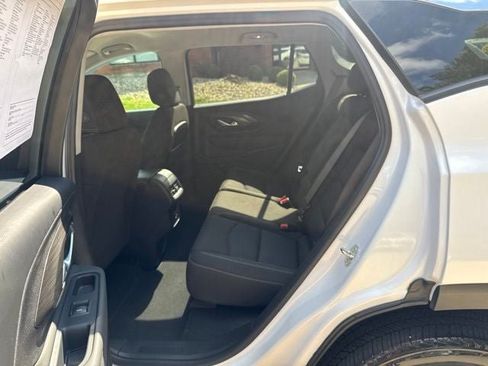 Used 2023 GMC Terrain SLE AWD/4WD image 16