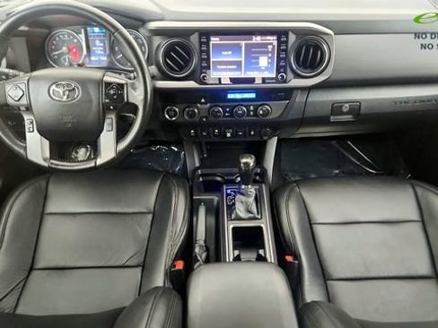 Used 2022 Toyota Tacoma TRD Sport w/ Technology Package AWD/4WD image 43