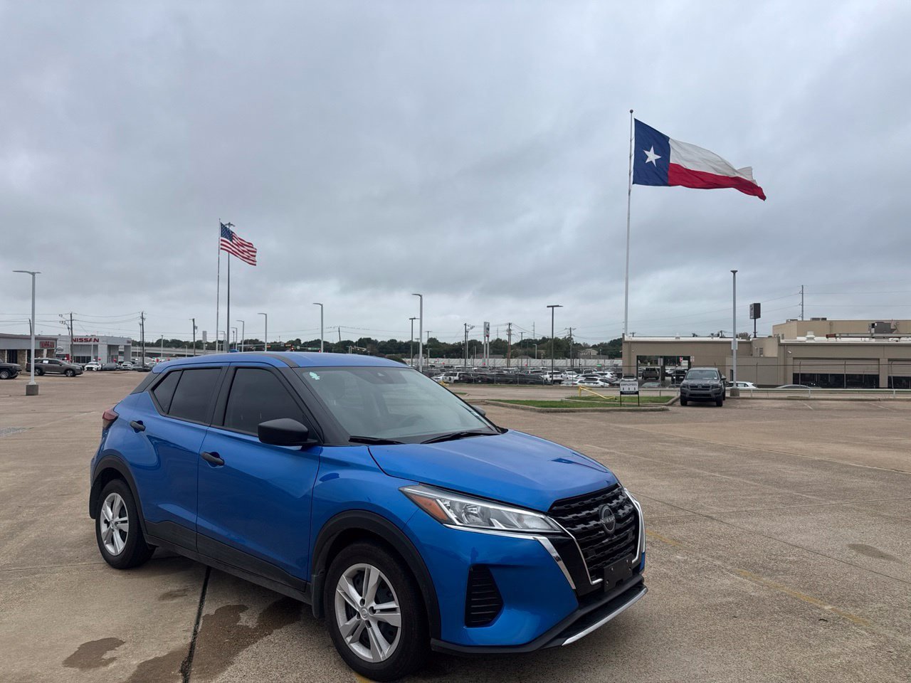Used 2025 Nissan Kicks Play S FWD image 1