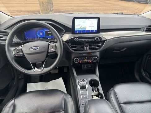 Used 2022 Ford Escape Titanium image 12