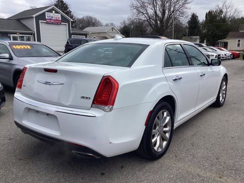 Used 2019 Chrysler 300 Limited image 3