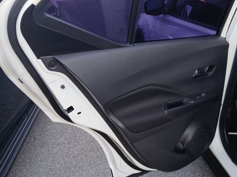 Certified 2022 Nissan Kicks SV FWD image 8