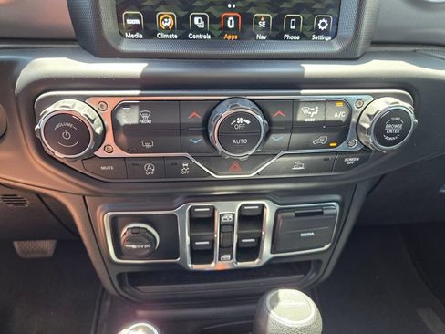 Used 2021 Jeep Gladiator Overland AWD/4WD image 29