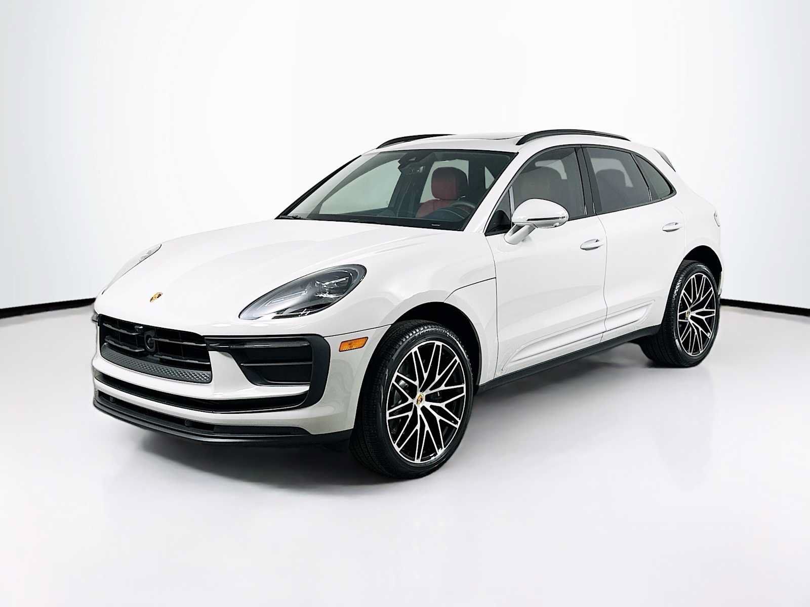 Used 2026 Porsche Macan AWD/4WD image 1
