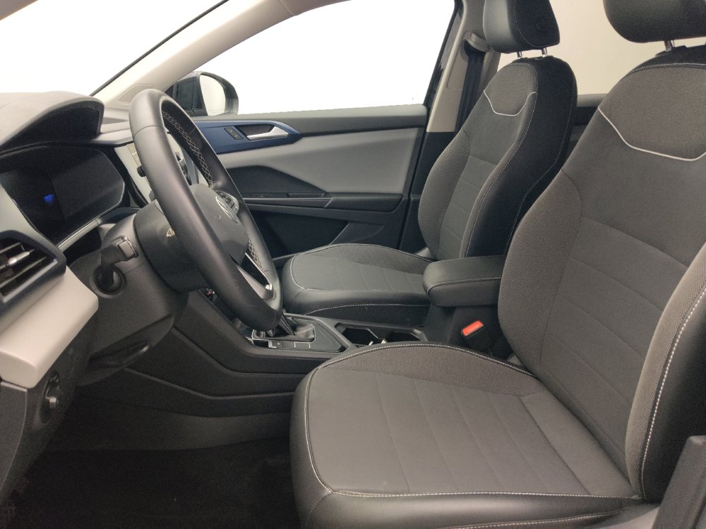 Used 2023 Volkswagen Taos SE w/ Black Wheel Package FWD image 17