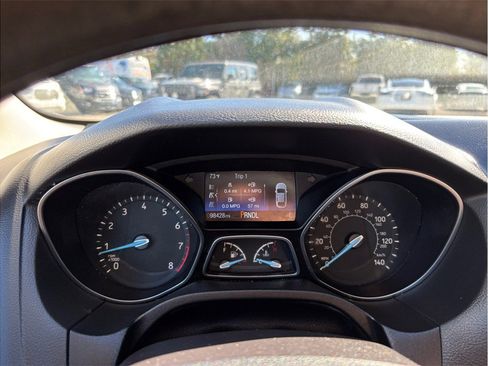 Used 2015 Ford Focus SE image 19