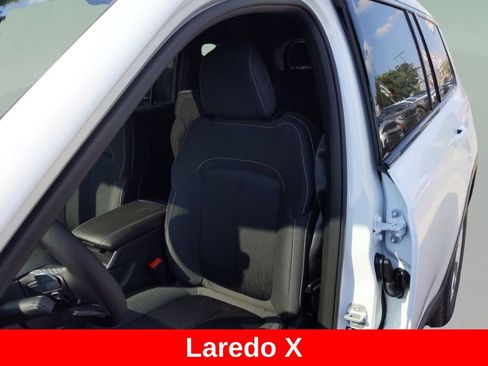 New 2025 Jeep Grand Cherokee L Laredo w/ Luxury Tech Group I RWD image 15