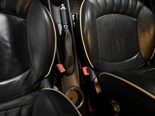 Used 2010 MINI Cooper Clubman Hardtop FWD image 16
