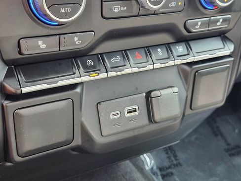 Used 2021 Chevrolet Silverado 1500 LT AWD/4WD image 24