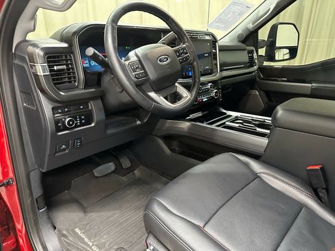 Used 2024 Ford F250 Lariat w/ Black Appearance Package image 29