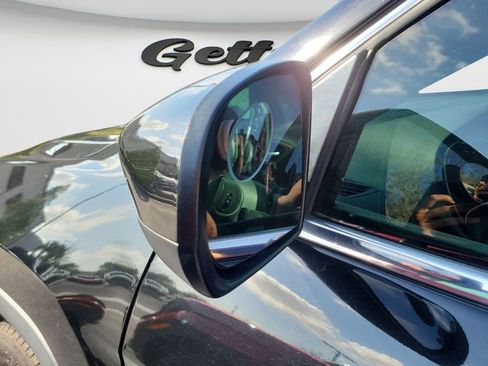 Used 2019 Jeep Cherokee Latitude Plus w/ Comfort/Convenience Group image 4