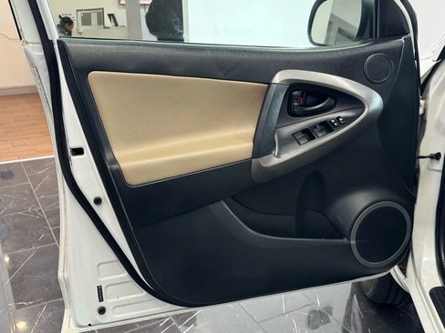 Used 2012 Toyota RAV4 Limited image 7