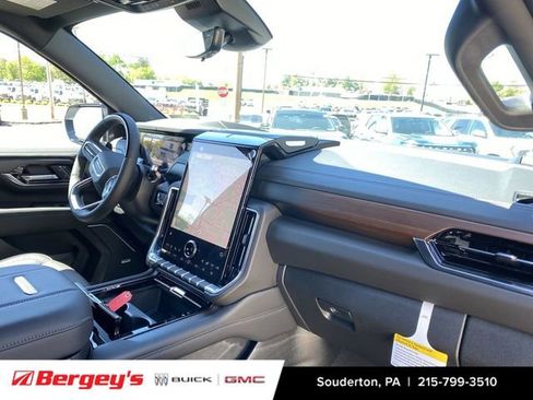 New 2026 GMC Yukon XL Denali w/ Denali Reserve Package AWD/4WD image 32