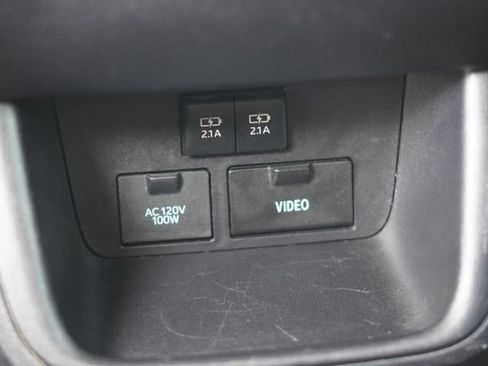 Used 2017 Toyota Highlander Limited w/ Carpet Mat Package FWD image 38