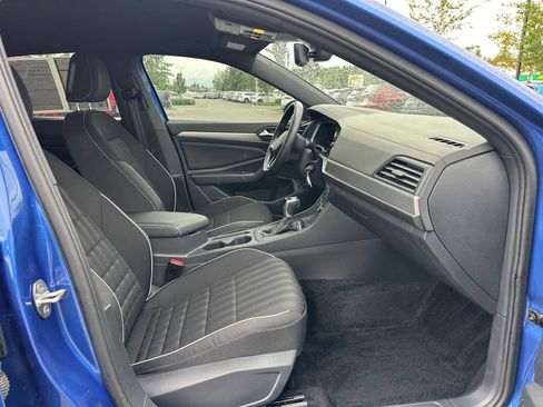 Used 2024 Volkswagen Jetta Sport image 10