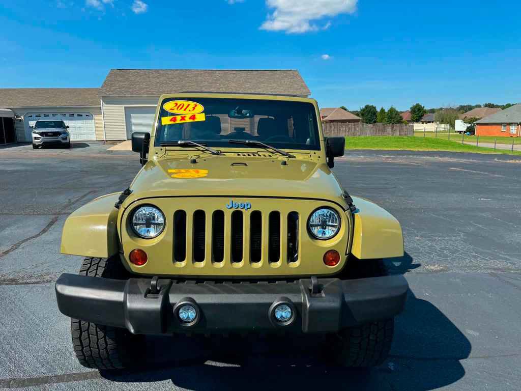 Used 2013 Jeep Wrangler Unlimited Sahara w/ Connectivity Group AWD/4WD image 7