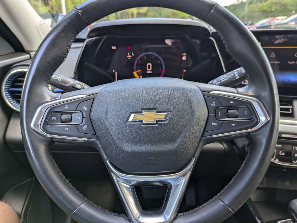 Used 2024 Chevrolet Trax LT w/ Driver Confidence Package FWD image 27