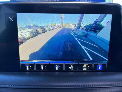 Used 2022 Chevrolet Tahoe Z71 w/ Luxury Package image 50