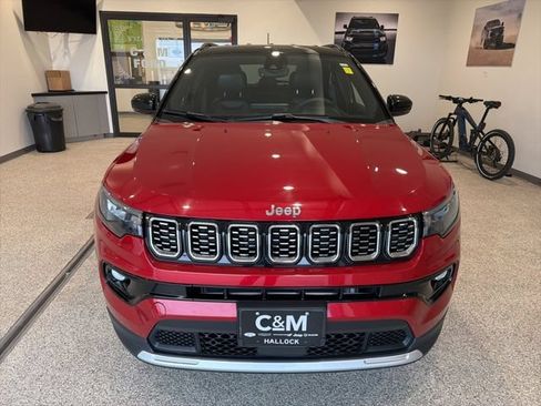 Used 2025 Jeep Compass Limited AWD/4WD image 2