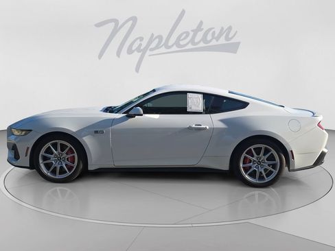 Used 2024 Ford Mustang GT Premium RWD image 4