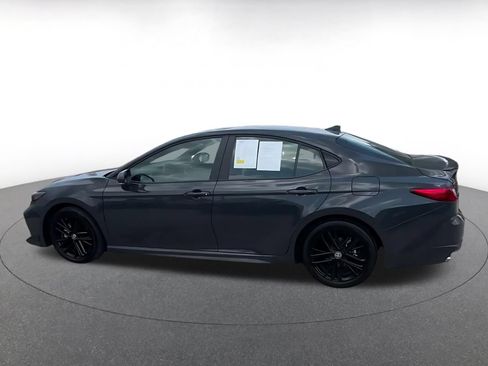 Used 2026 Toyota Camry SE FWD image 9