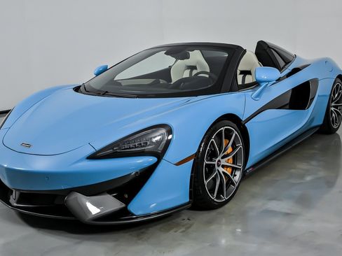 Used 2018 McLaren 570S Spider image 4
