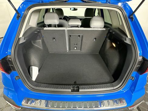 Used 2023 Volkswagen Taos SE w/ Panoramic Sunroof Package AWD/4WD image 28