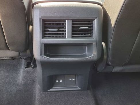 Used 2023 Volkswagen Atlas Cross Sport SE w/ Panoramic Sunroof Package image 24