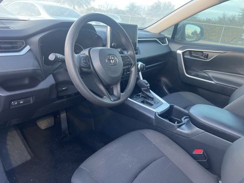 Used 2025 Toyota RAV4 LE image 9