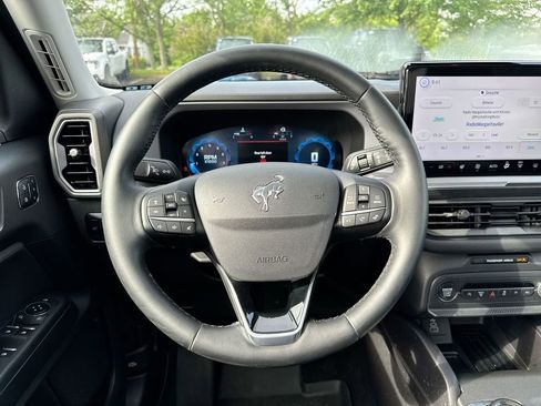 Used 2025 Ford Bronco Sport Outer Banks w/ Outer Banks Tech Package+ AWD/4WD image 11