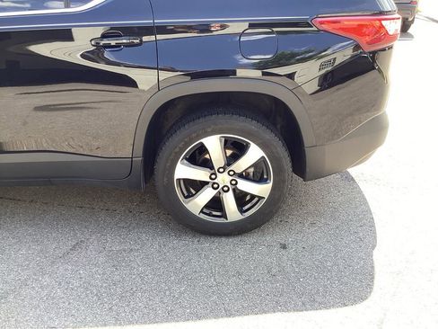 Used 2018 Chevrolet Traverse LT w/ LPO, Floor Liner Package AWD/4WD image 29