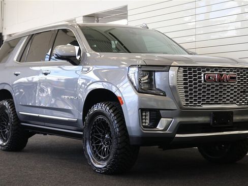 Used 2022 GMC Yukon Denali AWD/4WD image 2