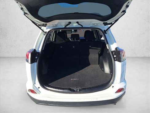 Used 2017 Toyota RAV4 LE image 9