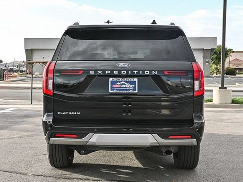 Certified 2025 Ford Expedition Platinum w/ Driver's Package AWD/4WD image 8