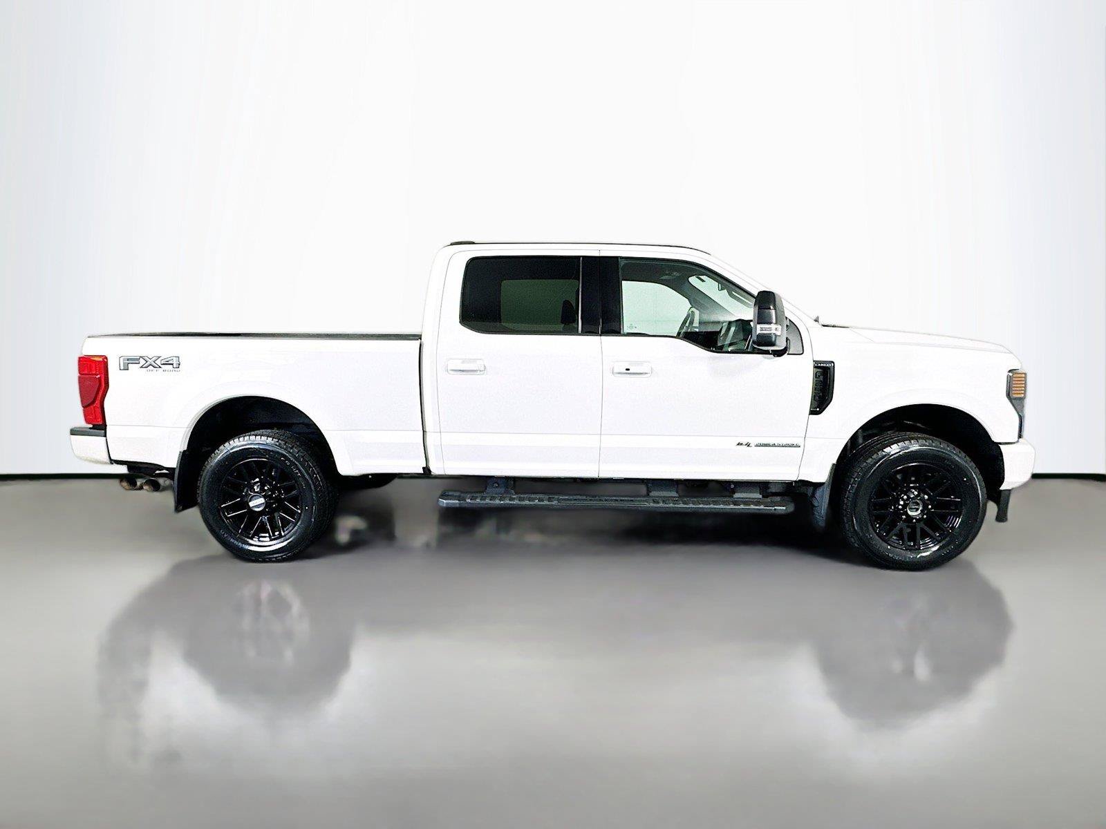 Used 2022 Ford F250 Lariat w/ Black Appearance Package AWD/4WD image 9