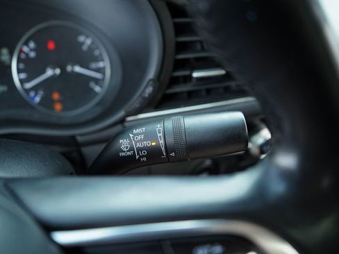 Used 2023 MAZDA MAZDA3 s image 28